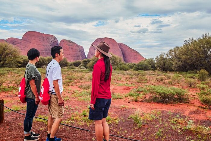 Kata Tjuta Sunrise and Valley of the Winds Half-Day Trip