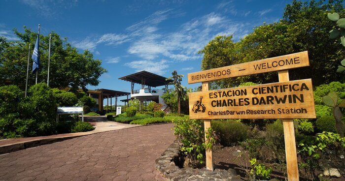 Fly to Santa Cruz Island & Tour Charles Darwin Station