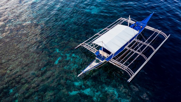 Island hopping in Boracay