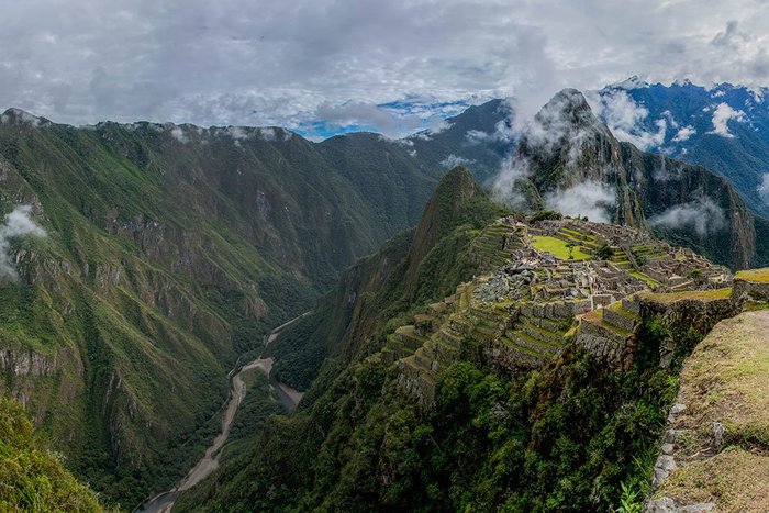 Explore Machu Picchu & Return to The Sacred Valley (Private guided tour in Machu Picchu)
