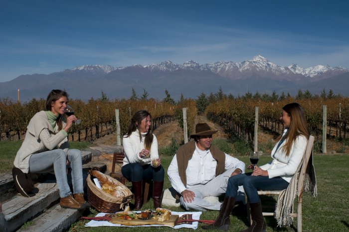 Full-Day Cooking Class & Lunch at Lamadrid Winery (Lujan de Cuyo)