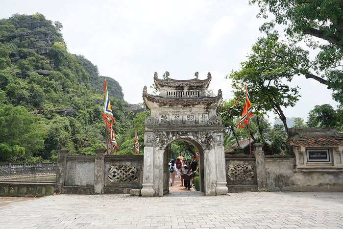 Hanoi - Ninh Binh - Hoa Lu, Ancient Capital - Tam Coc Boat Trip 