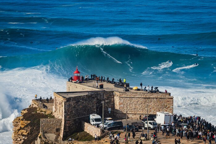 Fátima & Nazaré: A Day of Faith and Ocean Views