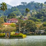 Visit Kandy's Royal Palace on Lake Kandy during a half-day tour