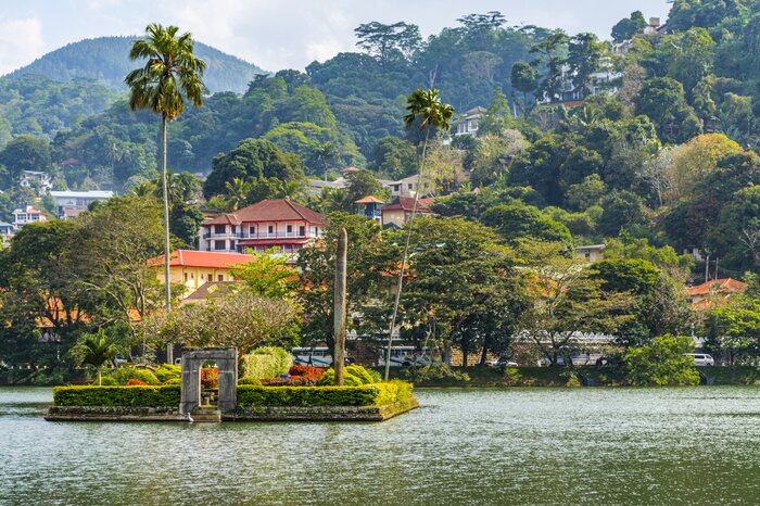 Visit Kandy's Royal Palace on Lake Kandy during a half-day tour