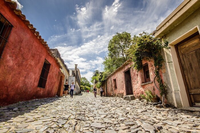 Colonia del Sacramento Tour & Transfer to Montevideo