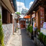 Wander the charming streets of Seoul's Insadong neighborhood