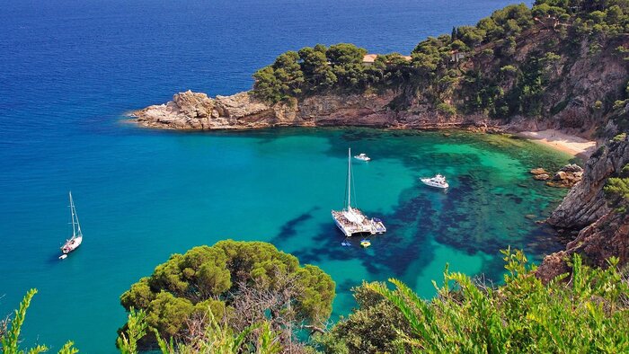 Medieval Girona and Costa Brava Private Day Tour