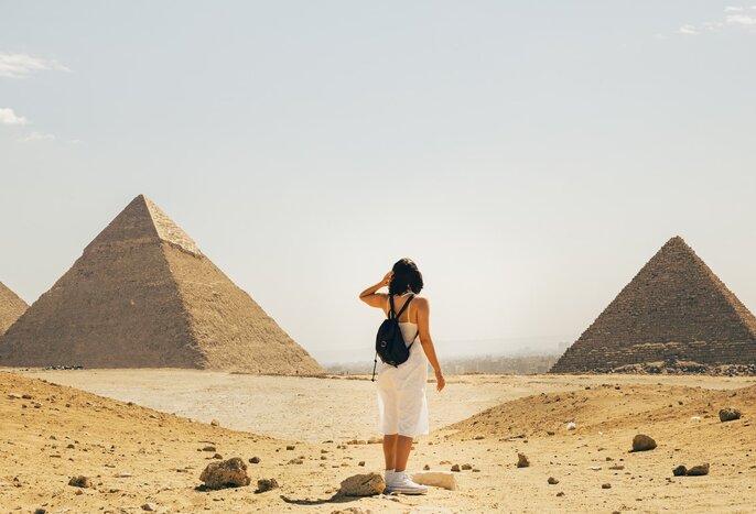 Combine iconic Egyptian sites like the pyramids of Giza with ancient wonders in remote Siwa