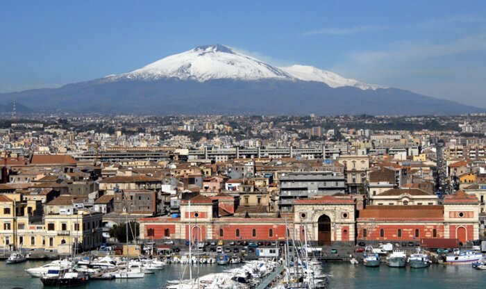 Mt. Etna Tour on a 4x4 Jeep with Local Winery