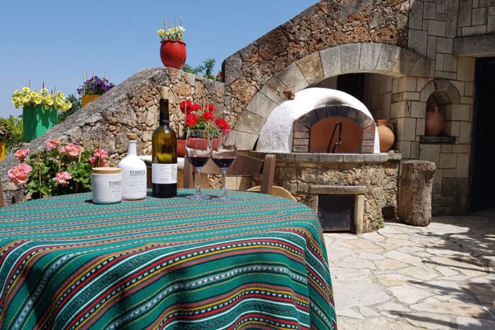 Cretan Olive Oil & Wine Tasting Day Trip
