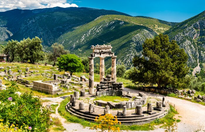 Delphi, the Navel of the Earth