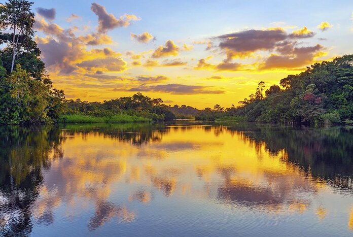 Transfer out Quito and flight to El Coca 