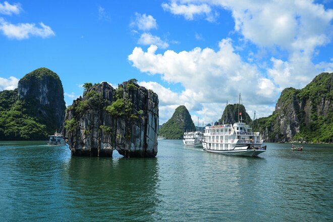 Exploring  Surprise Cave or Me Cung Cave - Ha Long Bay Mooring Point - Indochina Sails Cruise 
