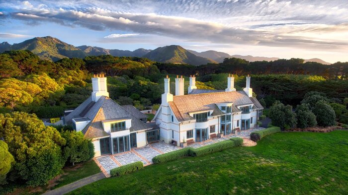 Stay in secluded bliss at historic farmstays and luxury lodges (photo courtesy of Wharekauhau)
