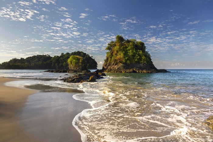 Get to know the beaches of Manuel Antonio on a luxury getaway