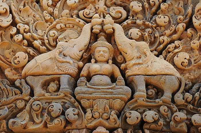 Discover Banteay Srei, Banteay Samre & the Roluos Temples