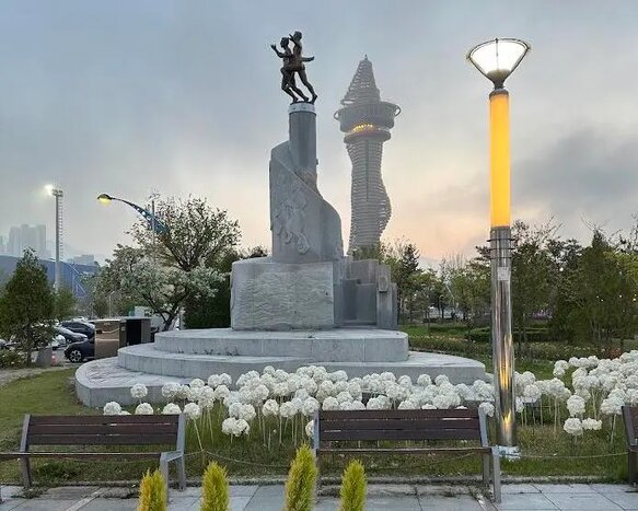 Seoraksan Peaks & Sokcho Shores: An Adventure Through Korea's Scenic Wonders