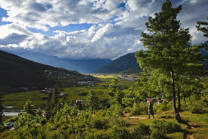 Paro valley hike to Dzong 