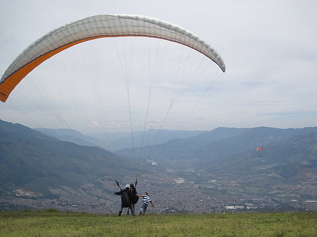 Paragliding in Medellín