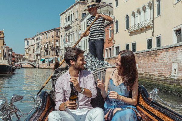 Venice Gondola Ride with Prosecco