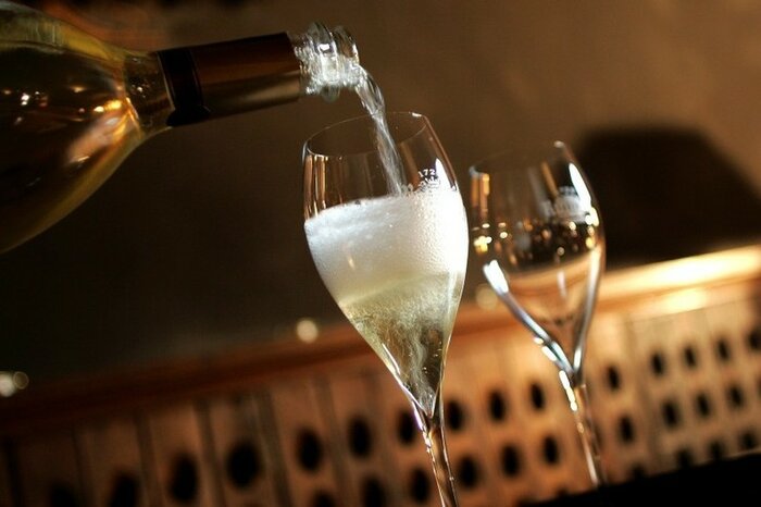 Famous Champagne Houses & Sightseeing in Reims- Private group