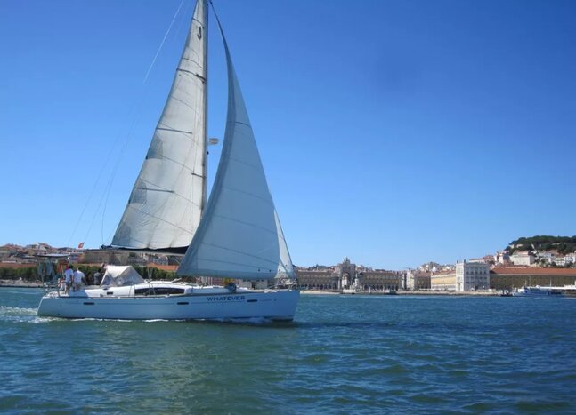 Charming Small Group Tour 2-Hour Sailing Cruise on the Tagus River