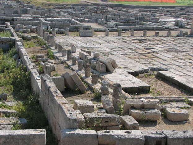 Guided tour of the Archaeological park of Egnazia