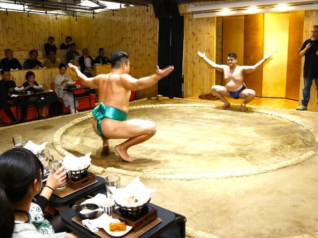 *Group Exciting Sumo Live Performance with Traditional Hot Pot Meal