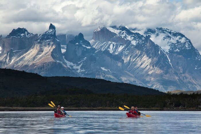 Kayak Lago & Rio Grey