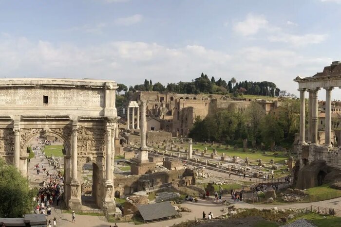 Private Family Colosseum & Roman Forum Visit