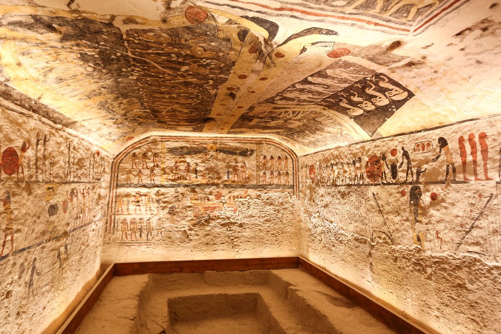 Nobles tomb west bank