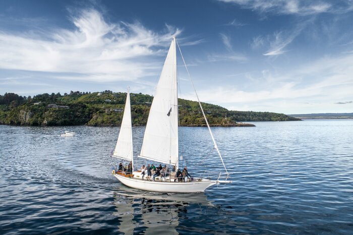 Lake Taupō Cruise to the Māori Rock Carvings