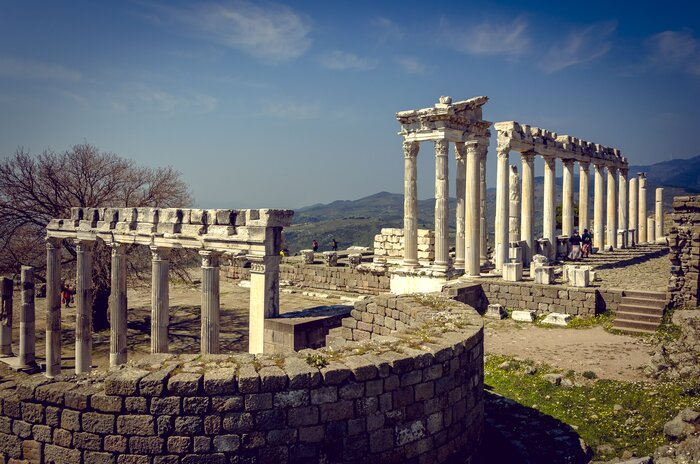 Canakkale to Kusadasi via Troy & Pergamum