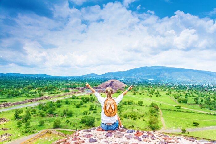 Explore the secrets of ancient Teotihuacán on foot, followed by a memorable cave ceremony and culinary experience