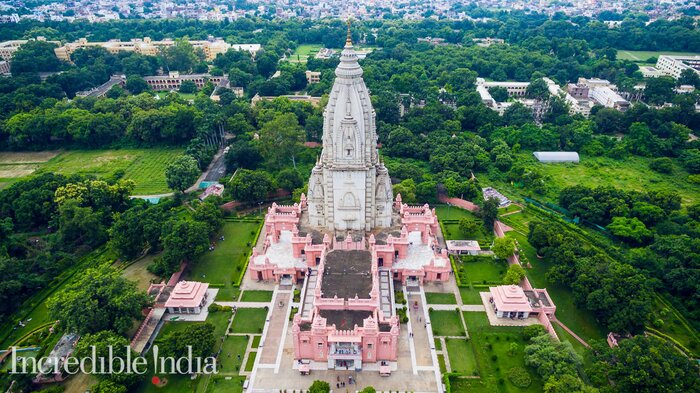 Spiritual Exploration of Temples and Ghats in Varanasi