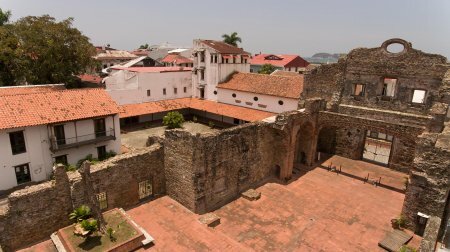 Casco Antiguo walking tour