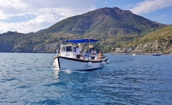 Sunset Boat Trip along the Cinque Terre with Aperitif