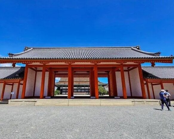 Kyoto Nijo Castle and Imperial Palace - Small Group Walking Tour