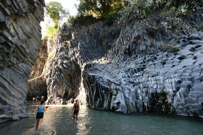 Etna Wine & Alcantara Gorges Tour