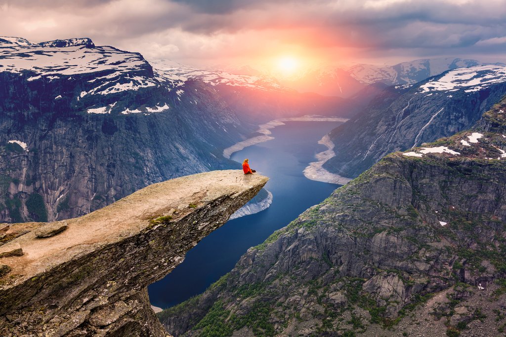 A spectrum of colors surround Trolltunga