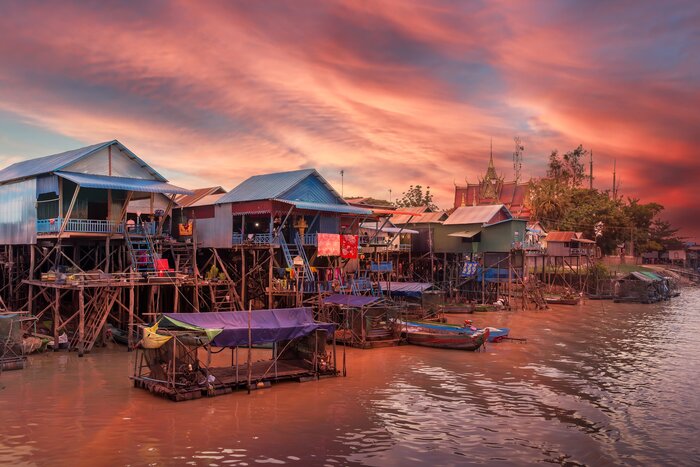 Cruise across Tonlé Sap to discover Cambodia's floating villages