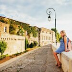 Discover the cultural wonders of Arles with the family