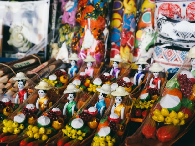 Chiang Mai Night Market visit with local guide 