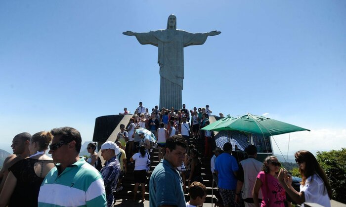 Rio in a Day: Christ the Redeemer, Sugarloaf, Selarón Steps and More'