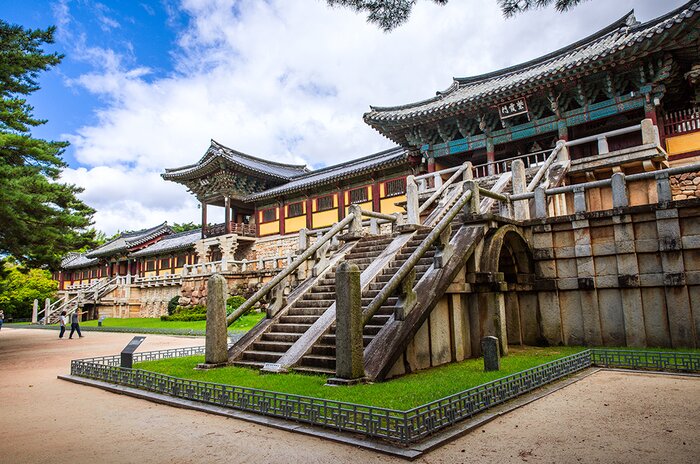 Full Day Gyeongju Tour with National Museum and Bulguksa Temple