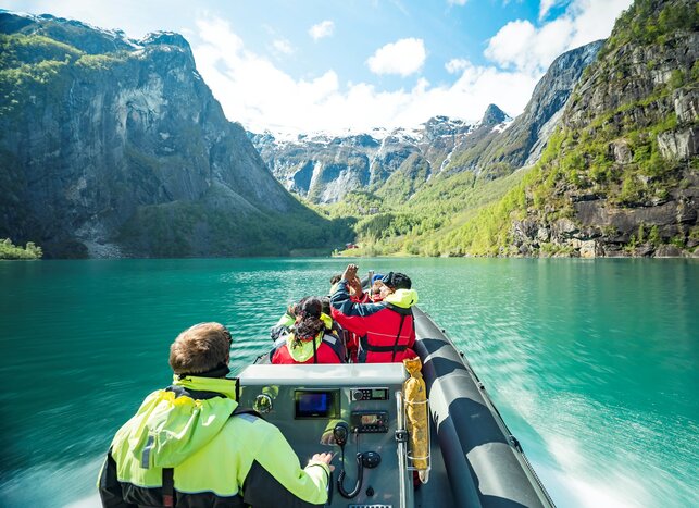 RIB-boat tour to Finnabotn