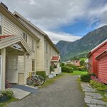 A series of historic clapboard buildings make up Vangsgaarden Gjestgiveri in Aurland (photo courtesy of @kristaelvheim)
