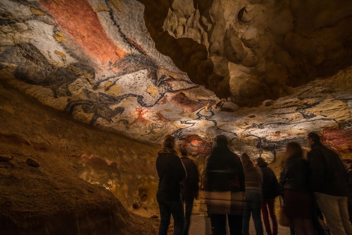 Visit of Lascaux Caves (Entrance Tickets Included)
