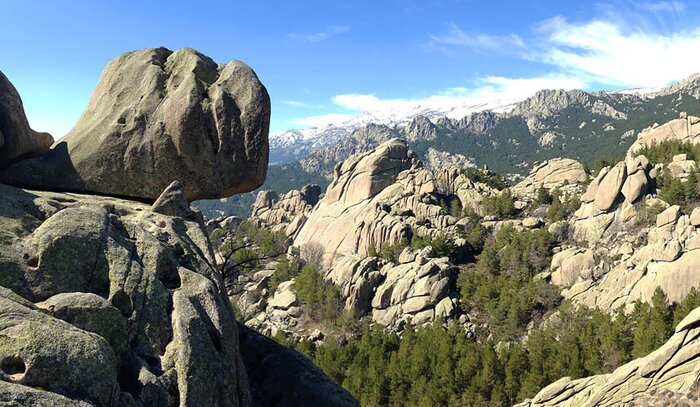 Hiking in Madrid National Park & Visit to a Medieval Castle